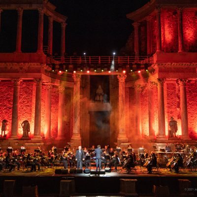 STONE&MUSIC FESTIVAL 18/09/2021.- El cantante italiano Andrea Bocelli acompañado por la orquesta de Extremadura y dirigida por Marcello Rota, ofrece un concierto en el Teatro Romano de Mérida en el marco del Stone Music. foto/ Jero Morales